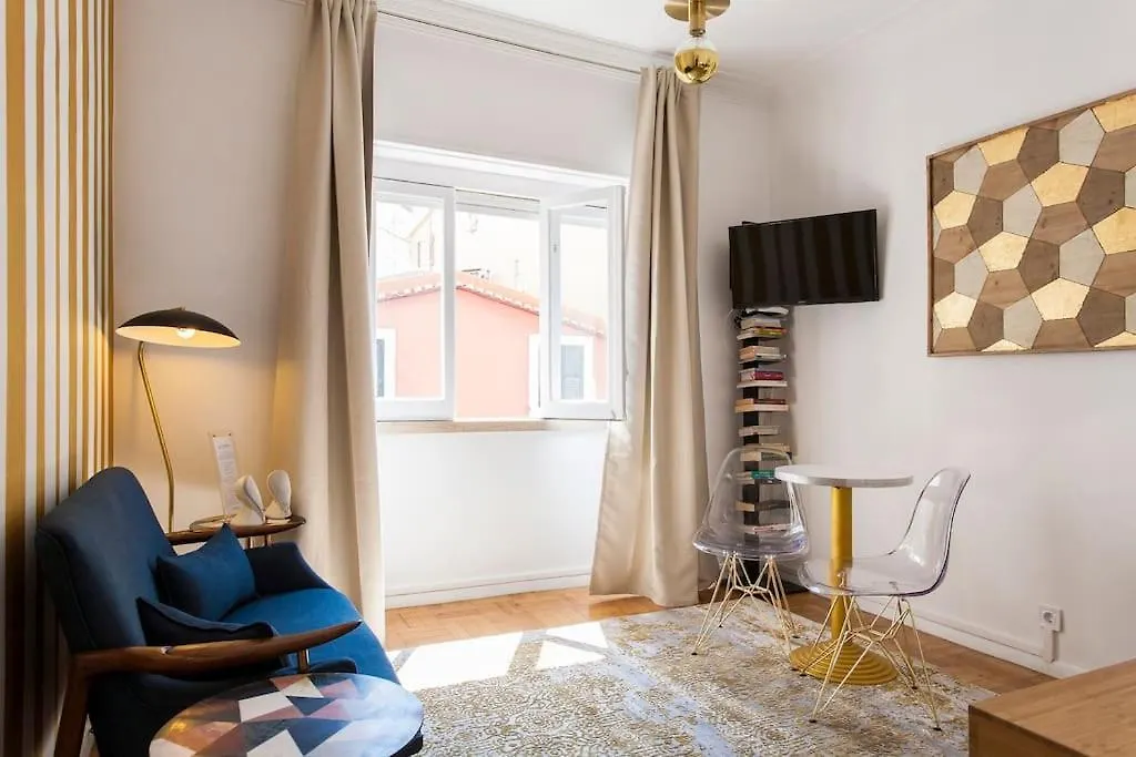 Lisbon City Break Suites 4*,
